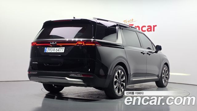 Kia Canival 2023 — photo 2