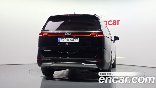 Kia Canival 2023 — photo 4