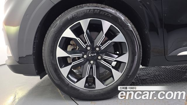 Kia Canival 2023 — photo 5