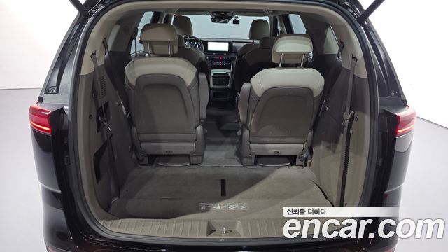 Kia Canival 2023 — photo 25