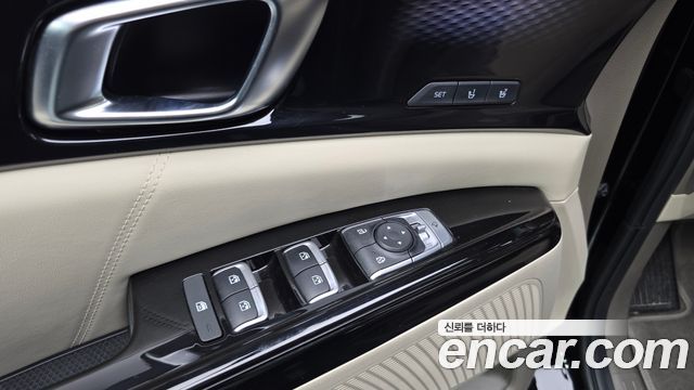 Kia Canival 2023 — photo 26