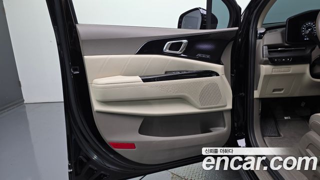 Kia Canival 2023 — photo 14