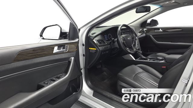 Hyundai Sonata 2016 — photo 13
