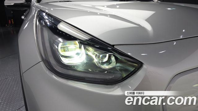 Kia Niro 2023 — photo 8