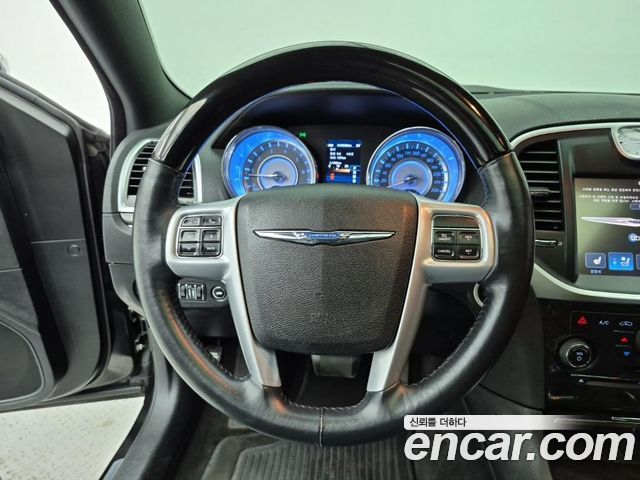 Chrysler 300C 2014 — photo 9