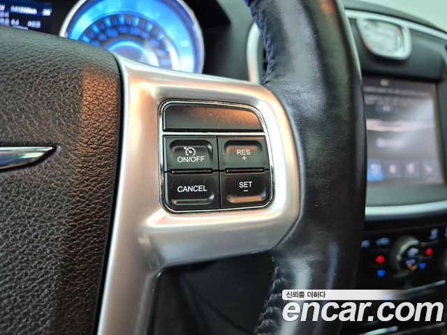 Chrysler 300C 2014 — photo 16