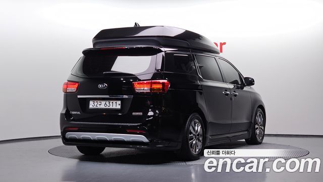 Kia Canival 2015 — photo 2