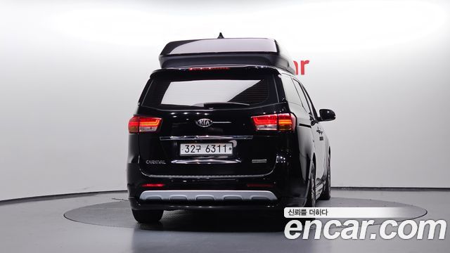 Kia Canival 2015 — photo 4
