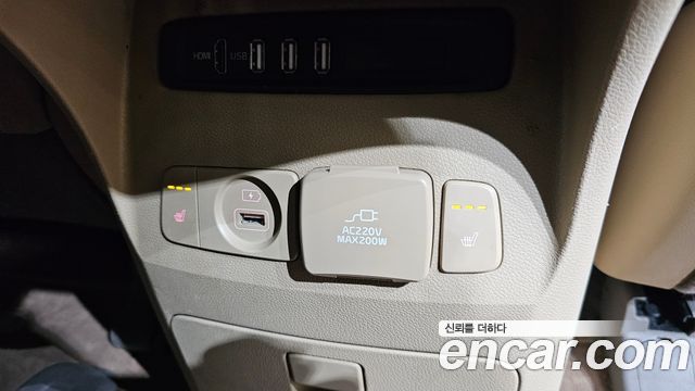 Kia Canival 2015 — photo 19