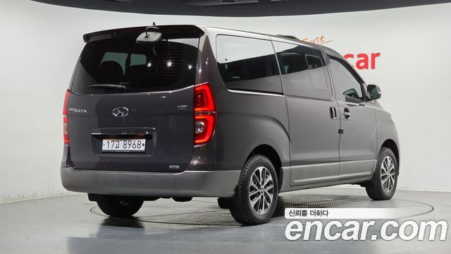 Hyundai Starex 2019 — photo 2