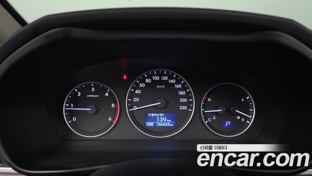 Hyundai Starex 2019 — photo 8