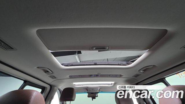 Hyundai Starex 2019 — photo 19