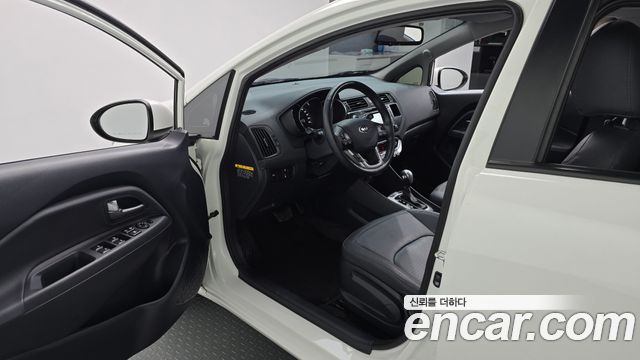 Kia pride 2014 — photo 10