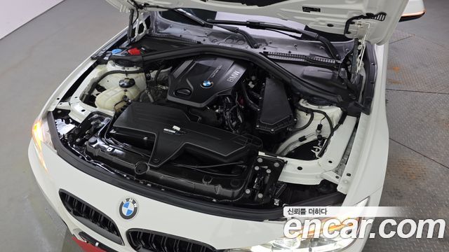 BMW 3-Series 2018 — photo 6