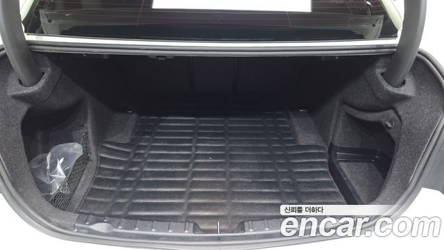 BMW 3-Series 2018 — photo 23