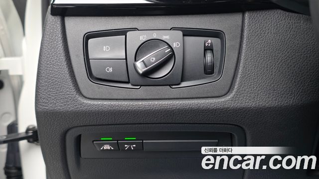 BMW 3-Series 2018 — photo 25