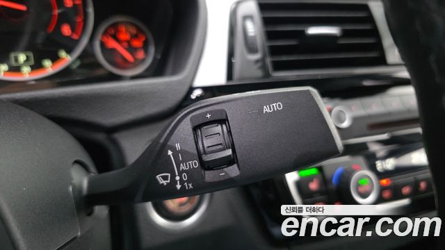 BMW 3-Series 2018 — photo 26
