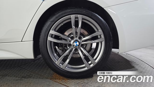 BMW 3-Series 2018 — photo 7