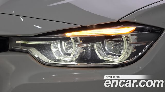 BMW 3-Series 2018 — photo 8