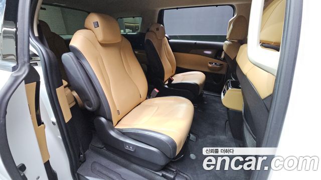 Kia Canival 2021 — photo 17