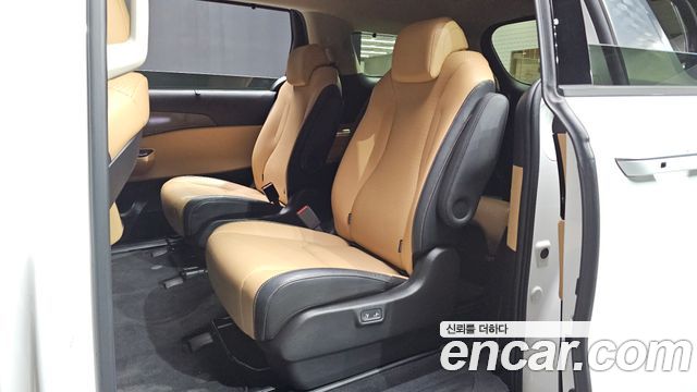 Kia Canival 2021 — photo 18