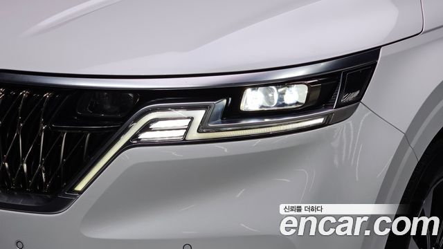 Kia Canival 2021 — photo 8