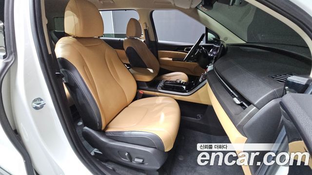 Kia Canival 2021 — photo 16