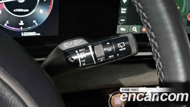 Kia Canival 2021 — photo 29