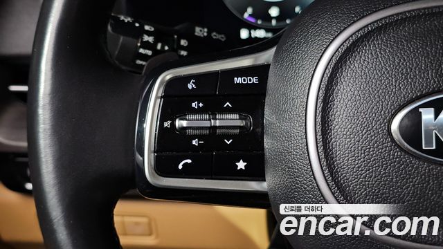 Kia Canival 2021 — photo 31