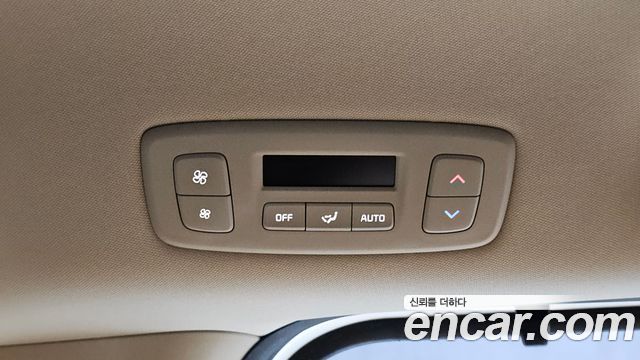 Kia Canival 2021 — photo 32