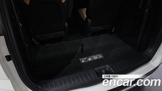 Kia Canival 2021 — photo 36