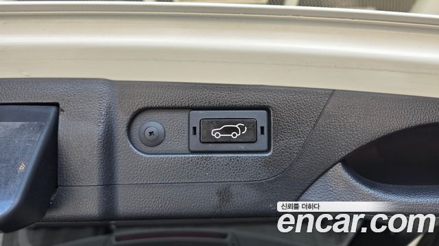 KG Mobility Rexton 2019 — photo 27