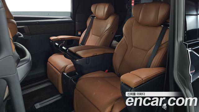 Toyota Alphard 2024 — photo 18