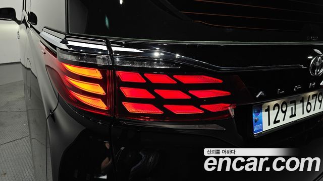 Toyota Alphard 2024 — photo 9