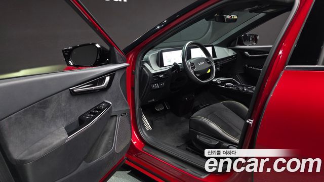 Kia EV6 2023 — photo 10
