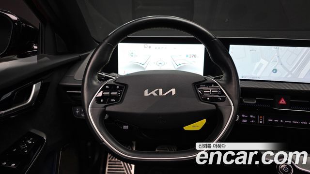 Kia EV6 2023 — photo 13