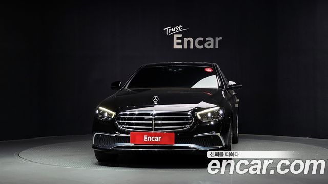 Mercedes-Benz E-Class 2022 — photo 3