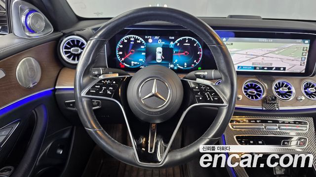 Mercedes-Benz E-Class 2022 — photo 19