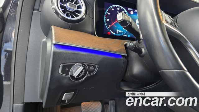 Mercedes-Benz E-Class 2022 — photo 22