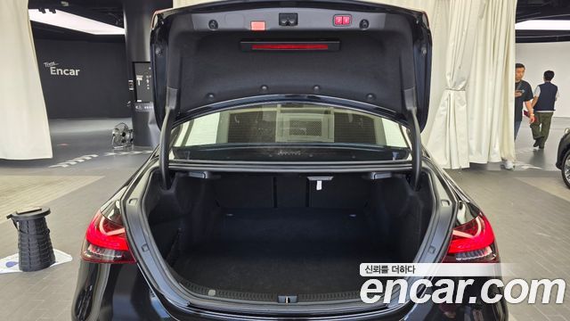 Mercedes-Benz E-Class 2022 — photo 26