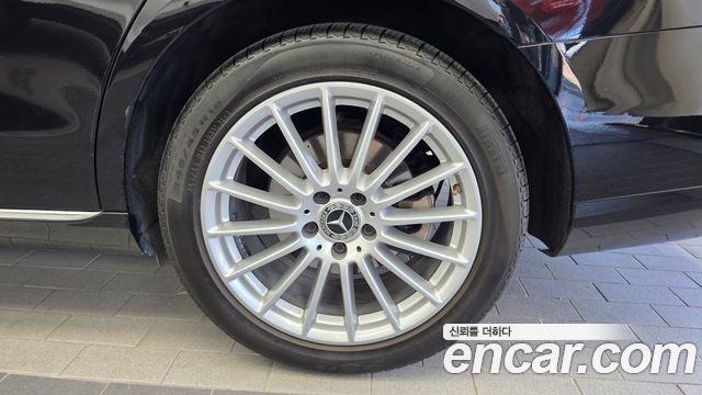 Mercedes-Benz E-Class 2022 — photo 7