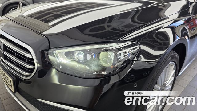Mercedes-Benz E-Class 2022 — photo 8