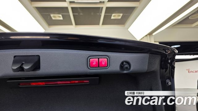 Mercedes-Benz E-Class 2022 — photo 31