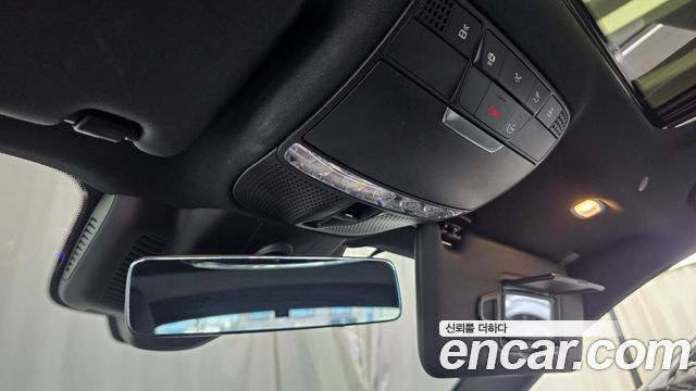 Mercedes-Benz E-Class 2022 — photo 33