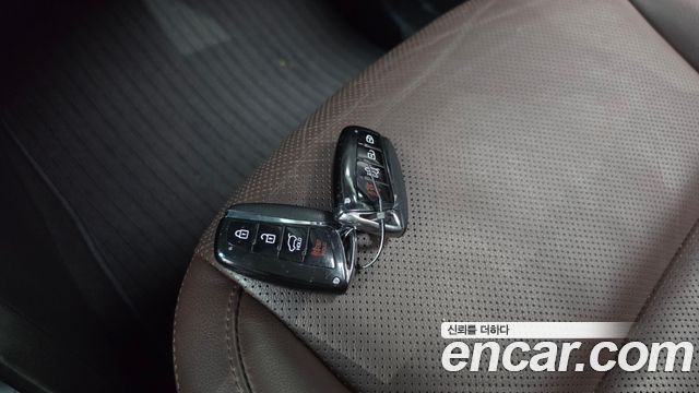Hyundai Santafe 2017 — photo 21