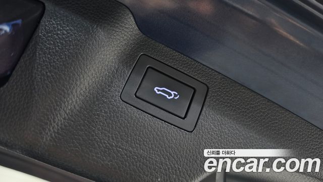 Hyundai Santafe 2017 — photo 23