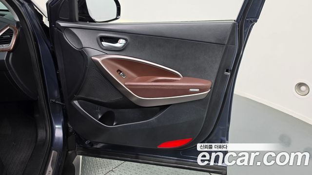 Hyundai Santafe 2017 — photo 14