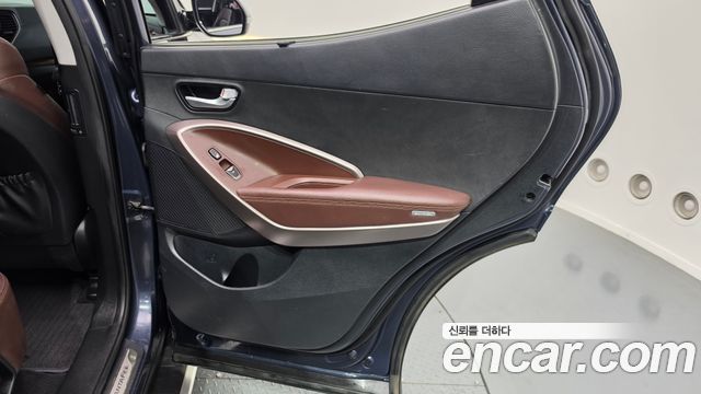 Hyundai Santafe 2017 — photo 15