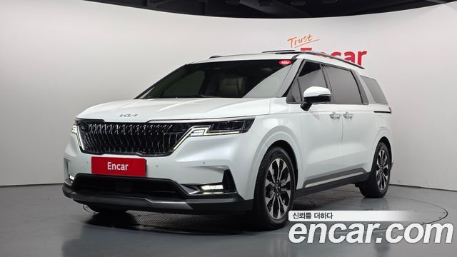 Kia Canival 2023 — photo 1
