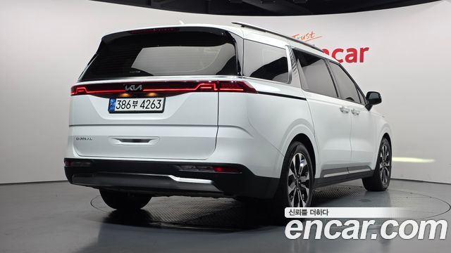 Kia Canival 2023 — photo 2